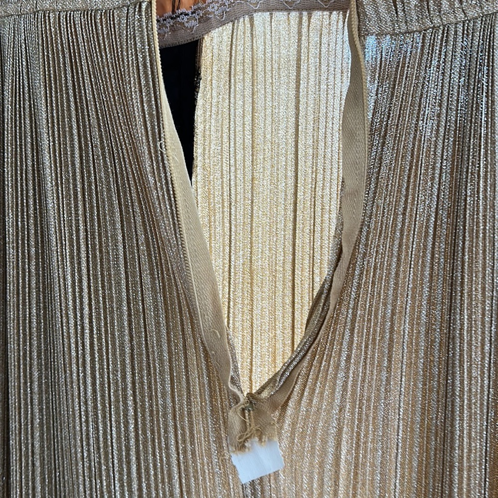 Vintage 1920s inspired dress. Gold, belted. - Picture 3 of 4